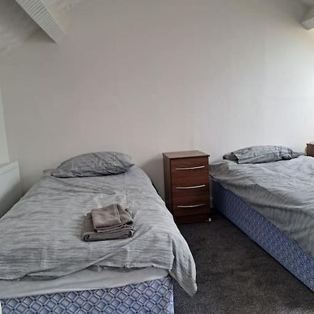 1 Bed Apart Dowlais Экстерьер фото