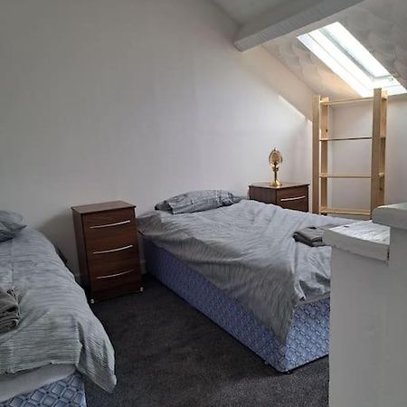 1 Bed Apart Dowlais Экстерьер фото